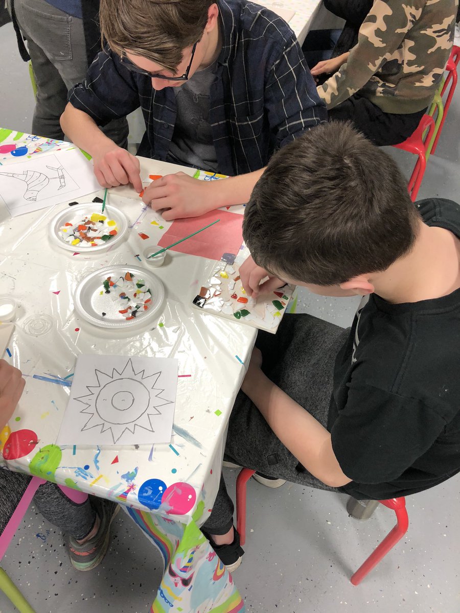 sulyokPHE's tweet photo. @gecdsbpro @gecdsbss @RSSGuidance @RebelLeadership Riverside students integrating the arts and the skilled trades at Art Splash Lasalle #rebelsareleaders https://t.co/8nVzPncyFZ