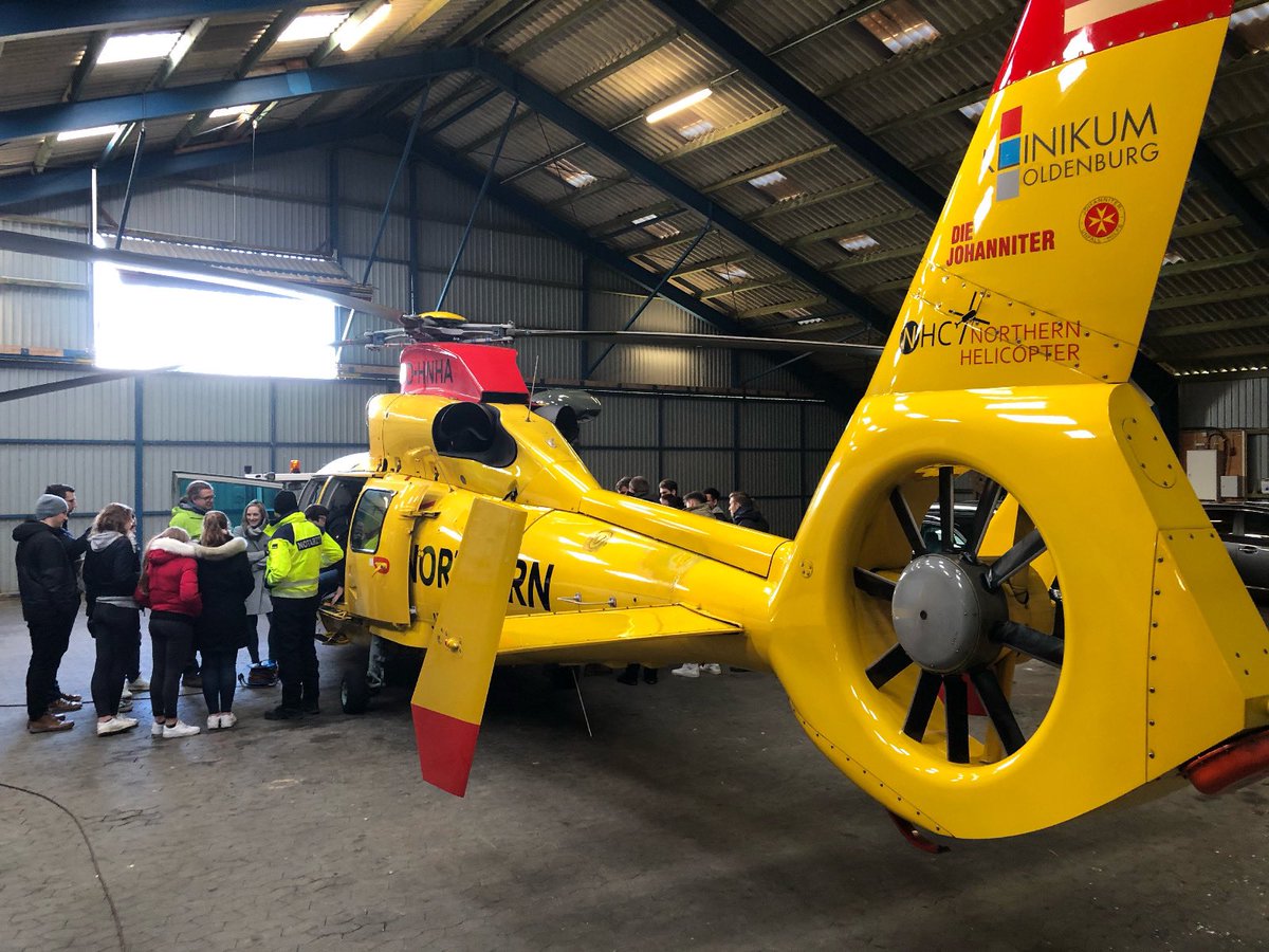 drkdo's tweet photo. Zwei Schulklassen der #DRK #Rettungsdienst-Schule #Dortmund zum #Notfallsanitäter sind zur Exkursion in Hamburg und #Schleswig-Holstein. Der Besuch der Offshore-Rettung ist das erste Ziel des Ausflugs, die #Feuerwehr #Hamburg und das #Bundeswehrkrankenhaus sind weitere Ziele. https://t.co/LXdeCiECnn