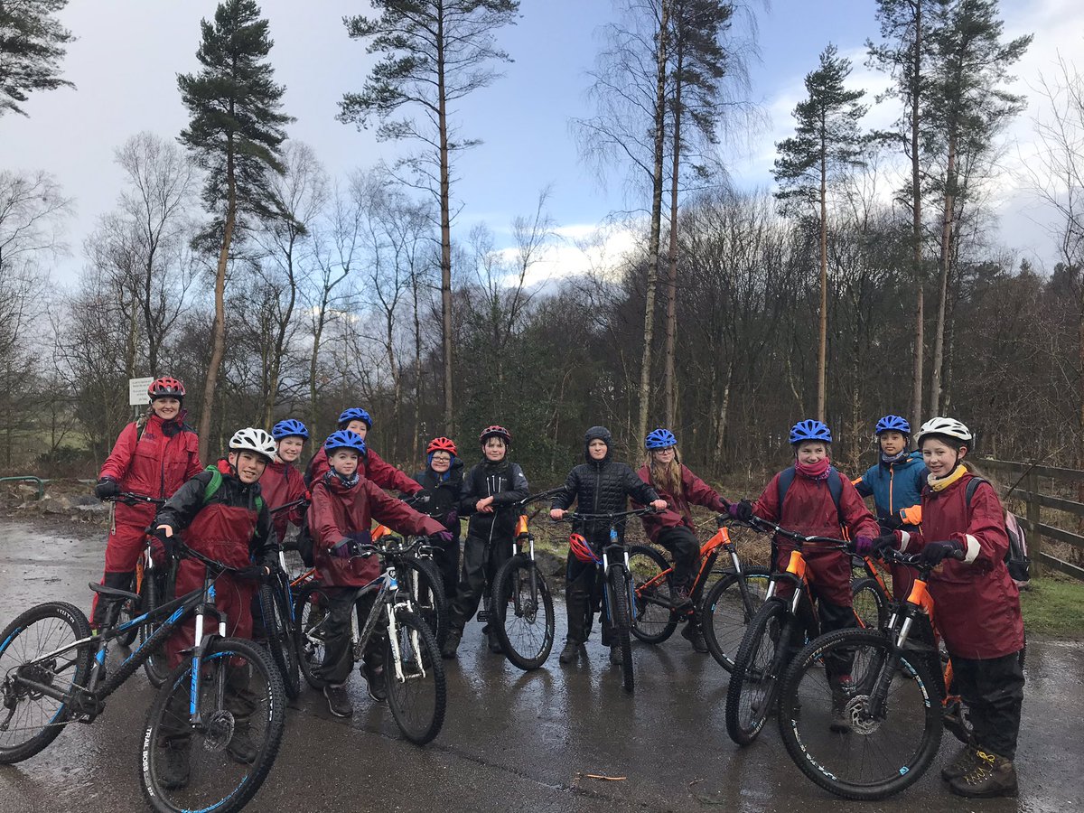 LeemingMrs's tweet photo. Biking through the seasons ❄️  ☀️  ⛅️  🌧 @Rossett @BewerleyPark https://t.co/jyc2QlyyxR