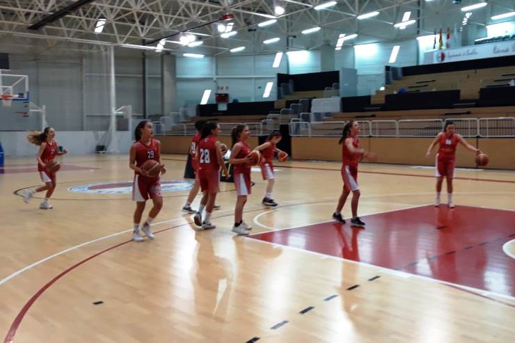 CBBembibrePDM's tweet photo. 🏆 #Competiciones | “La ilusión”, principal ingrediente del @CBBembibrePDM para la Minicopa #LFEndesa ⛹️‍♀️🏀
ℹ️✍️ Te contamos la presentación del equipo que nos representará en Salamanca aquí 👇:
https://t.co/zFXCfJXtY5
@FBCyL #BasketFem @basketlover @FBCyLBierzo @CompeticionFEB https://t.co/HSX9yqwwjj