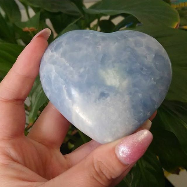 ZAminerals's tweet photo. A gorgeous blue Calcite polished Heart from Madagascar 🇲🇬 😍
.
.
This beauty feels really good in the palm!
.
.
📩 DM for price 📩
.
.
#zaminerals #rockonminerals #blue #calcite #bluecalcite #polishedheart #heart #madagascar #loveit #tuesdayvibes #tuesd… https://t.co/0SSNmXDftl https://t.co/42v8QgT2rQ