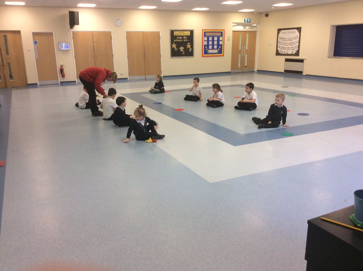 GreenGatesPri's tweet image. Reception and year 1 enjoying #funkymonkeys after school club. #welovesports #article28 #article31