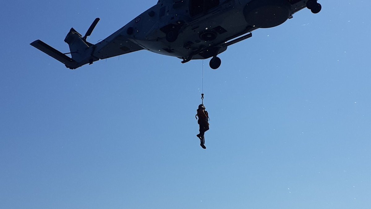 Κυπρο-γαλλική άσκηση «CYFRA - 01/2» σε θάλασσα και αέρα (VIDEO & ΦΩΤΟ)

#jrcclarnaca #Larnaca #Cyprus @EthnikiFroura @Cyprus_Police @CyprusMOH