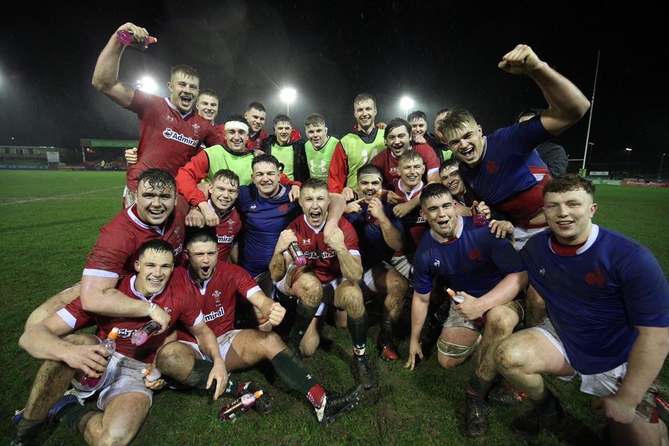 🏴󠁧󠁢󠁷󠁬󠁳󠁿14-11 🇫🇷 Wales U20 notched their first points of the Six Nations campaign as they beat the French in Colwyn Bay on Friday evening.
 
Rhys Thomas, son of E.G.Lewis Group employee Sarah, is one of six high-profile Ospreys development players to be named in Wales’ U20 squad.