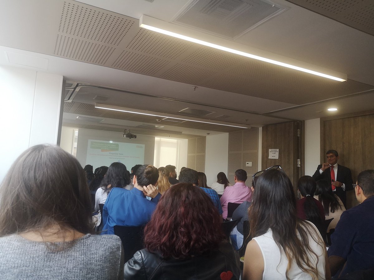 GreenRoomCo's tweet photo. Hoy en la Cámara de Comercio de Bogotá en capacitación para licitar con el estado en el Secop II https://t.co/EBSY7Ys0fZ