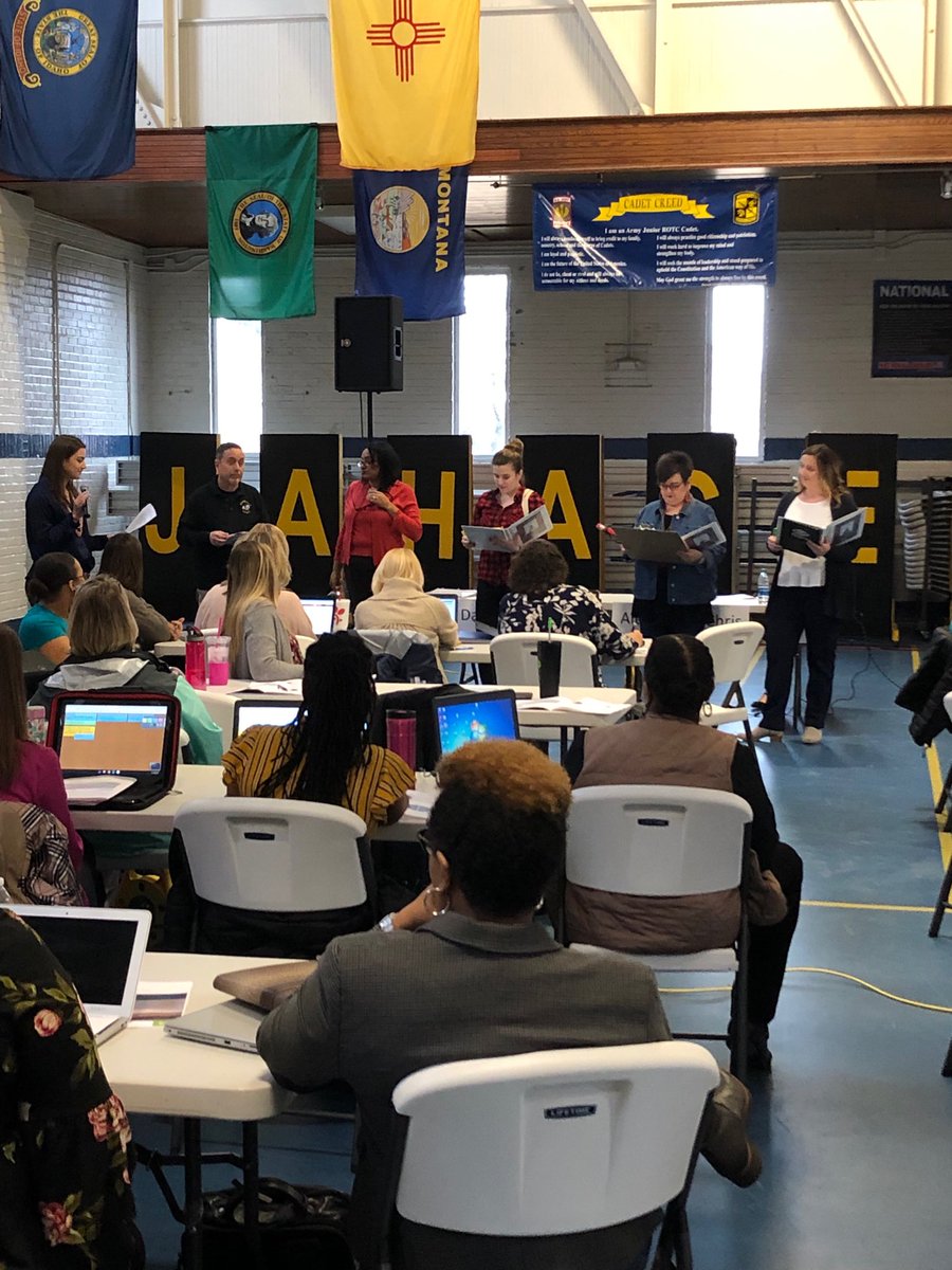 juliegurganus's tweet photo. Awesome educators in the Northeast Region learning how to interpret data in EVAAS and ultimately help students be more successful! Thank you ⁦@Edenton_Chowan⁩ for hosting us! ⁦@castickney⁩ ⁦@Dr_Rob_Jackson⁩ ⁦@SAS_Cares⁩ #NCDPI #EVAAS https://t.co/xdgJIjN3kM