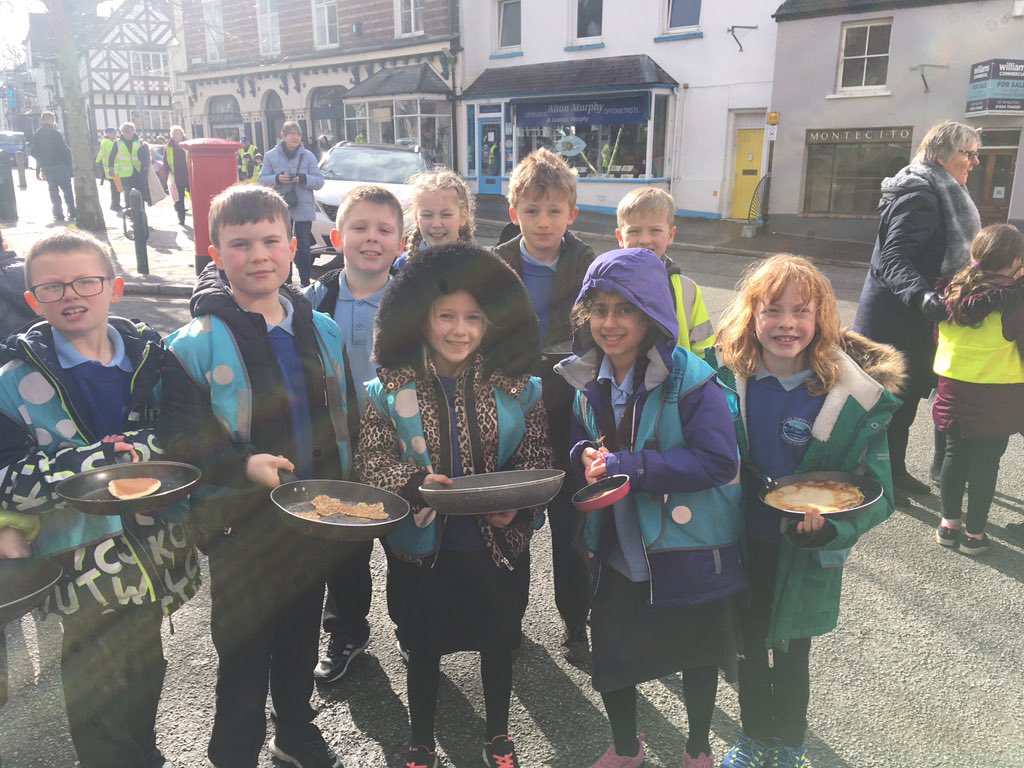 rhosstreet's tweet photo. Well done to the 44 pupils in Years 1 through to 6, who represented Rhos Street at today’s community event at Ruthin Square. Another superb occasion! #RSScom #RSS https://t.co/dK8I64GdOQ