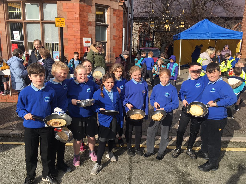 rhosstreet's tweet photo. Well done to the 44 pupils in Years 1 through to 6, who represented Rhos Street at today’s community event at Ruthin Square. Another superb occasion! #RSScom #RSS https://t.co/dK8I64GdOQ