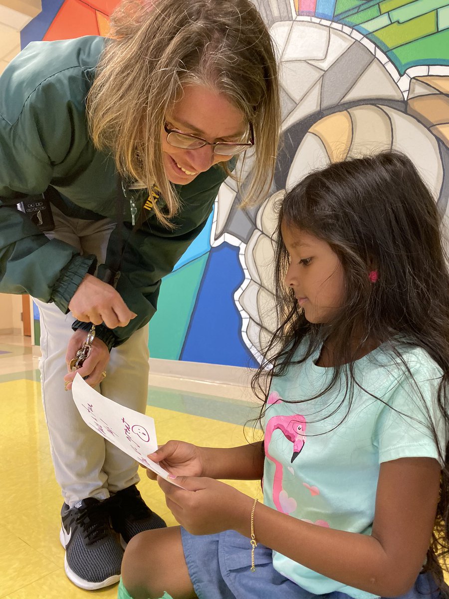 HandsOnOrlando's tweet photo. Special delivery from @NBOAnet to public school children who attend #Title1 schools in #Orlando. Snack packs and #cheer cards given to hundreds of elementary-age kids. Thanks #NBOA! #CSR #GiveBackProject https://t.co/mgf2hNDL0I