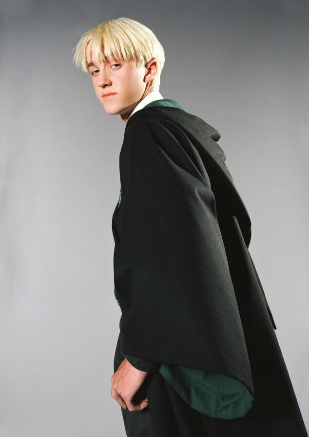 poetrygranger's tweet photo. ninguém pode dizer que não posso ser apaixonada por personagens fictícios quando o personagem é draco malfoy https://t.co/rYeorNijgR