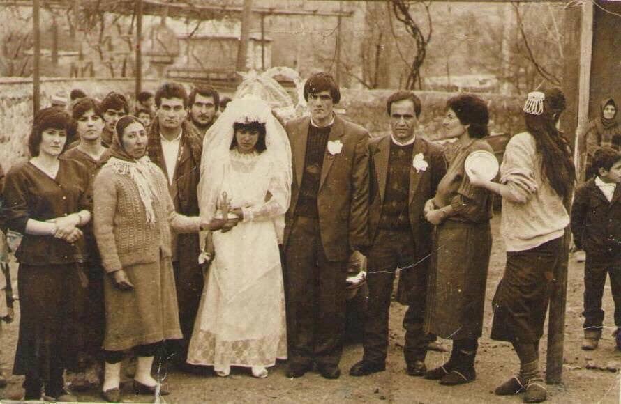 Hocalı'da yapılan son düğünün fotosu-Şubat başları 1992

Resimdekilerin çoğu katliam gecesi şehit oldu