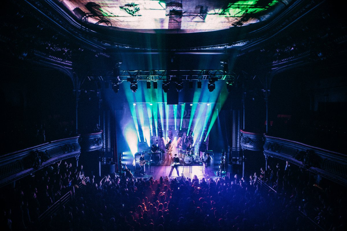 Buzzing to be back on the road again. Mental night in Paris to kick off the EU Tour 🚀 Brussels up next!! 📸 <a href="/NiallLeaPhoto/">Niall Lea</a>