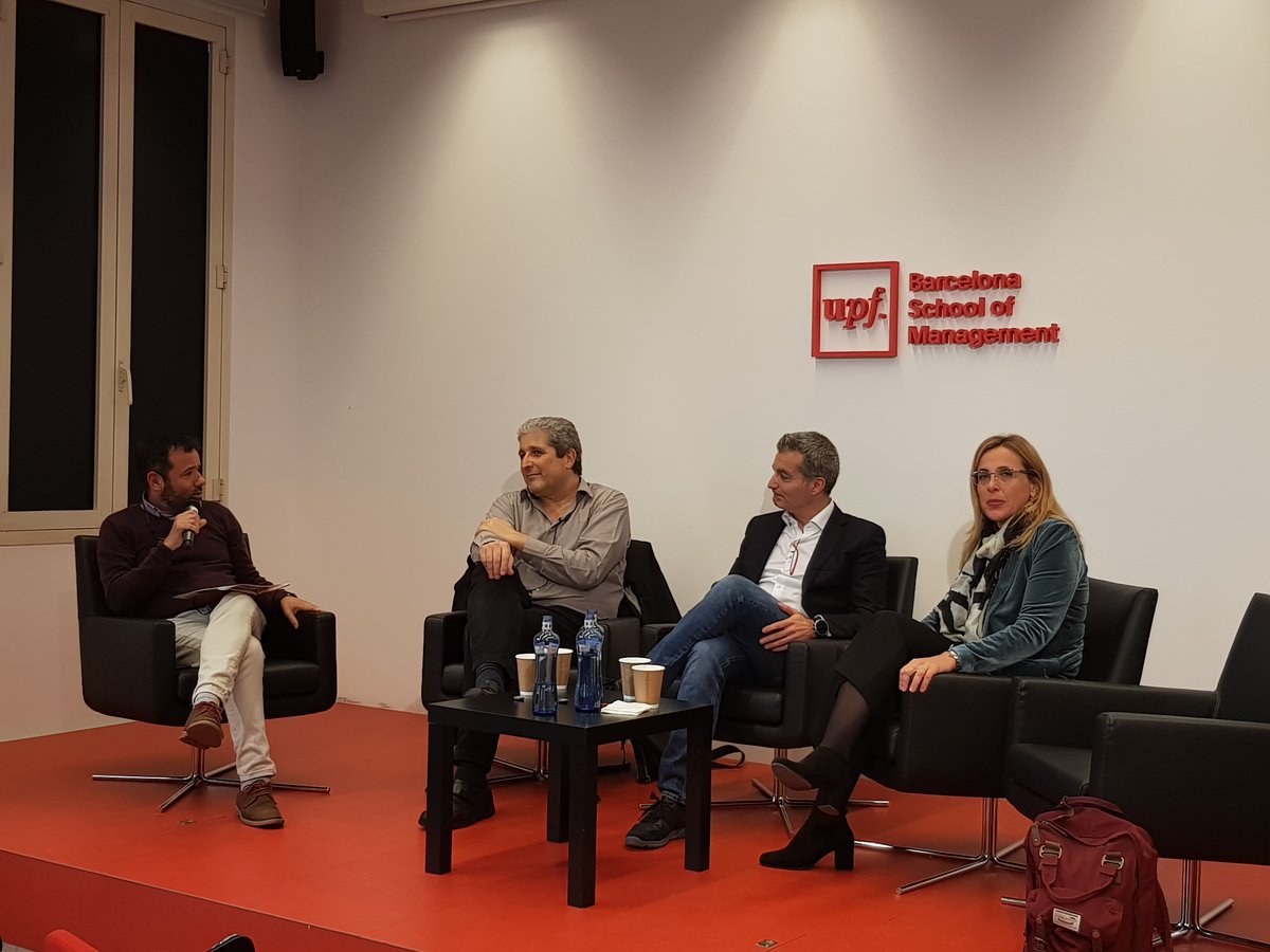 Empieza la mesa redonda "Learnability: cómo la tecnología ayuda a los profesionales a aprender rápida y eficazmente" en #edtechSpiritBcn con <a href="/afitob/">Àngels Fitó</a>, vicerrectora de competitividad y ocupabilidad de <a href="/UOCuniversidad/">UOCuniversidad</a>, <a href="/qtorb/">Albert Garcia Pujadas</a> de <a href="/foxize/">Foxize</a> y <a href="/educaciocat/">Educació</a>.