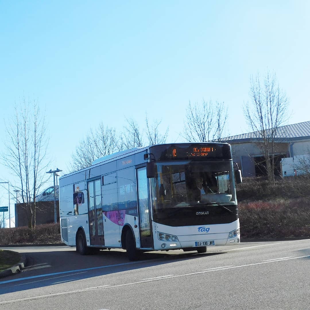 kevin_a38's tweet photo. 🚌 Du côté des Flexo, ligne 49 en Otokar Vectio C n°1212 exploité par Philbert apres l'arret de Seyssins Le Prisme en direction Seyssinet-Pariset Cimetière #tagetmoi #reseautag #flexobus #ligne49 #otokar #vectioc #bus #semitag #Grenoble #philibert #otokarbus @TAG_Grenoble https://t.co/PHqs1nJIYn