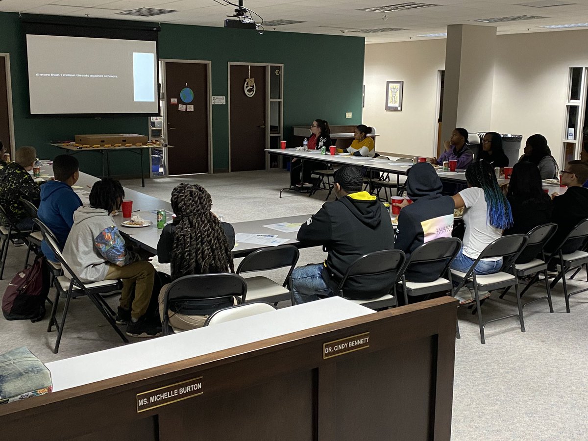 burtonml1974's tweet image. VCS Student Advisory Council being trained on See Something Say Something #shareVCS #stopbullying