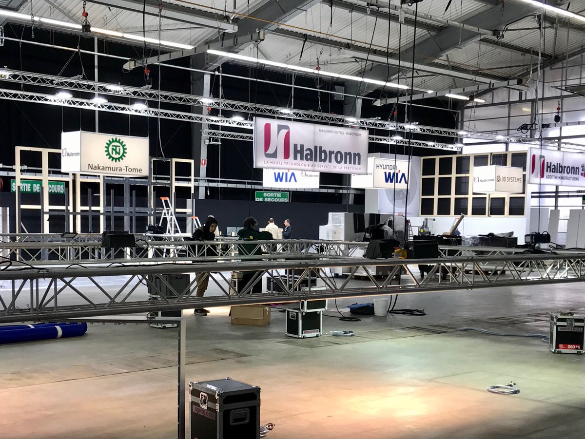 rochexpo's tweet photo. Le montage du #SIMODEC est en cours! A découvrir du 10 au 13 mars près de 300 exposants, plus de 30 conférences et ateliers, un espace Industrie Durable, les Trophées de l'Innovation... et plus encore! Créez votre badge d'accès gratuit au salon!
https://t.co/dzn0XZoTmU https://t.co/hEfZbZB2qn