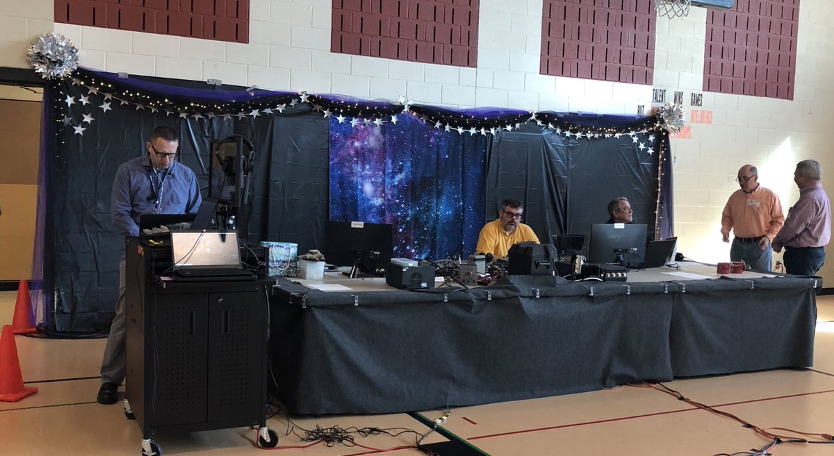 ktbrdn's tweet photo. Counting down to our talk with @AstroDrewMorgan 😁😁😁 #rockwallelemsci @ARISS_status @ISS_Ham_Radio @rockwallschools Listen live at https://t.co/wFAeZG6PjD https://t.co/GMlGMsNz2C