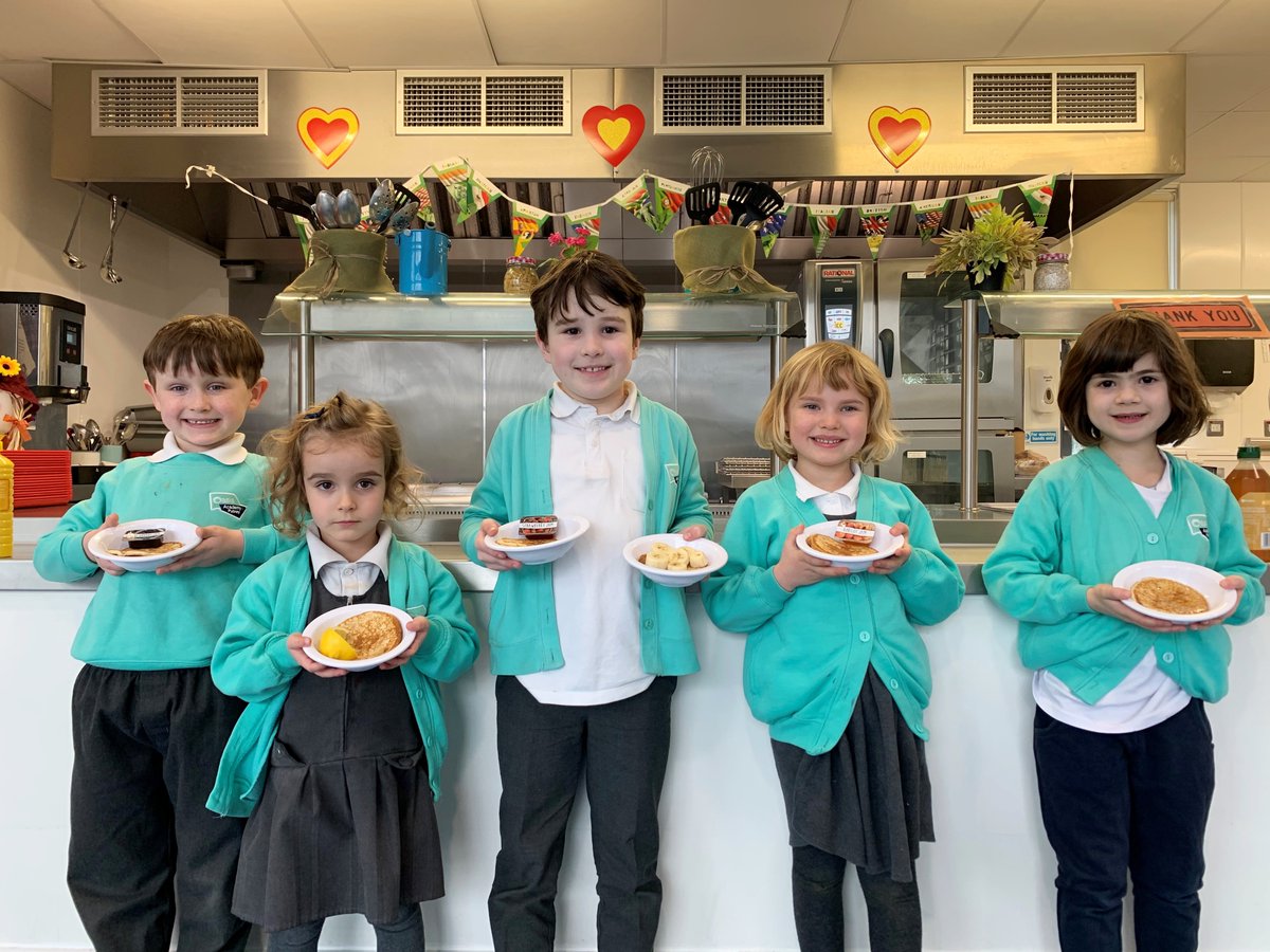 OasisPutney's tweet photo. The children enjoyed some yummy pancakes for lunch!
#shrovetuesday #pancakes #PancakeDay2020 #putney #school2020 #putneyprimary https://t.co/MUM1obvC6P