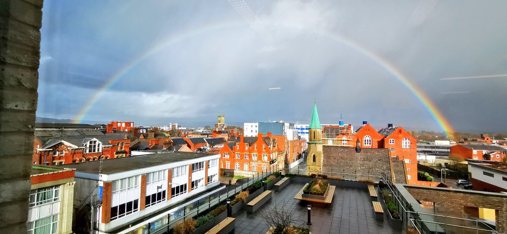 mandrakenoor's tweet photo. How fabulous is this? Got to enjoy this very brief but magical moment with my students during a lecture today from a 4th floor classroom offering #panaromicviews @IoM_GM_2018 👌🙌 https://t.co/oP2t96Y38O