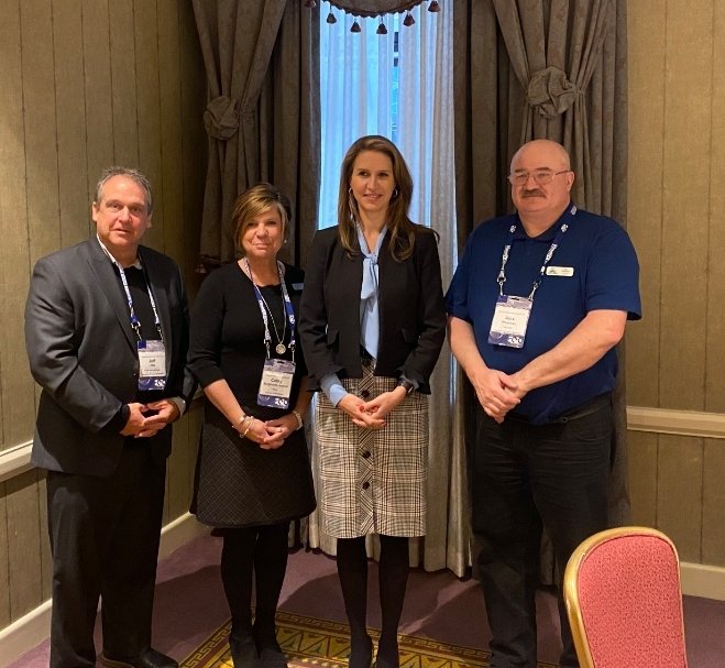 lucancbj's tweet photo. Thank you @C_Mulroney for meeting with us today to discuss our continued partnership and working relationship with regards to sand/salt storage. @ONtransport #workingtogether #creatingefficiencies #lucanbiddulph #beingmayor #OGRA2020 https://t.co/ANLgPed7eb