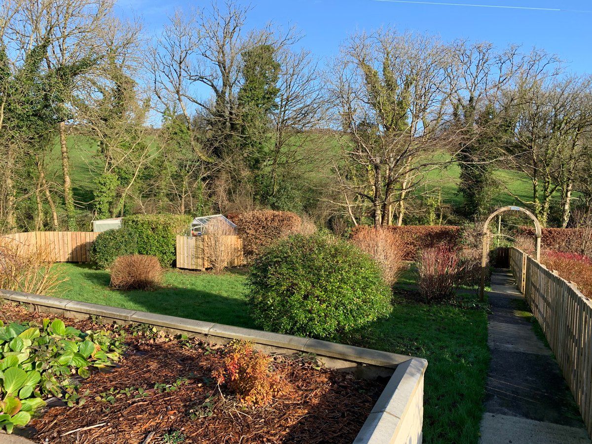 GreatWelshEsc's tweet photo. ⭐️ It's competition time ⭐️ 
WIN a FREE 2night stay in this idyllic pet friendly property,in the popular coastal town of Laugharne,sleeping 4.
To enter:
* Tag at least 3 people
* Retweet this post
#competition #giveaway #win #Laugharne #carmarthenshire #visitwales #wales https://t.co/GVQDqWntH8