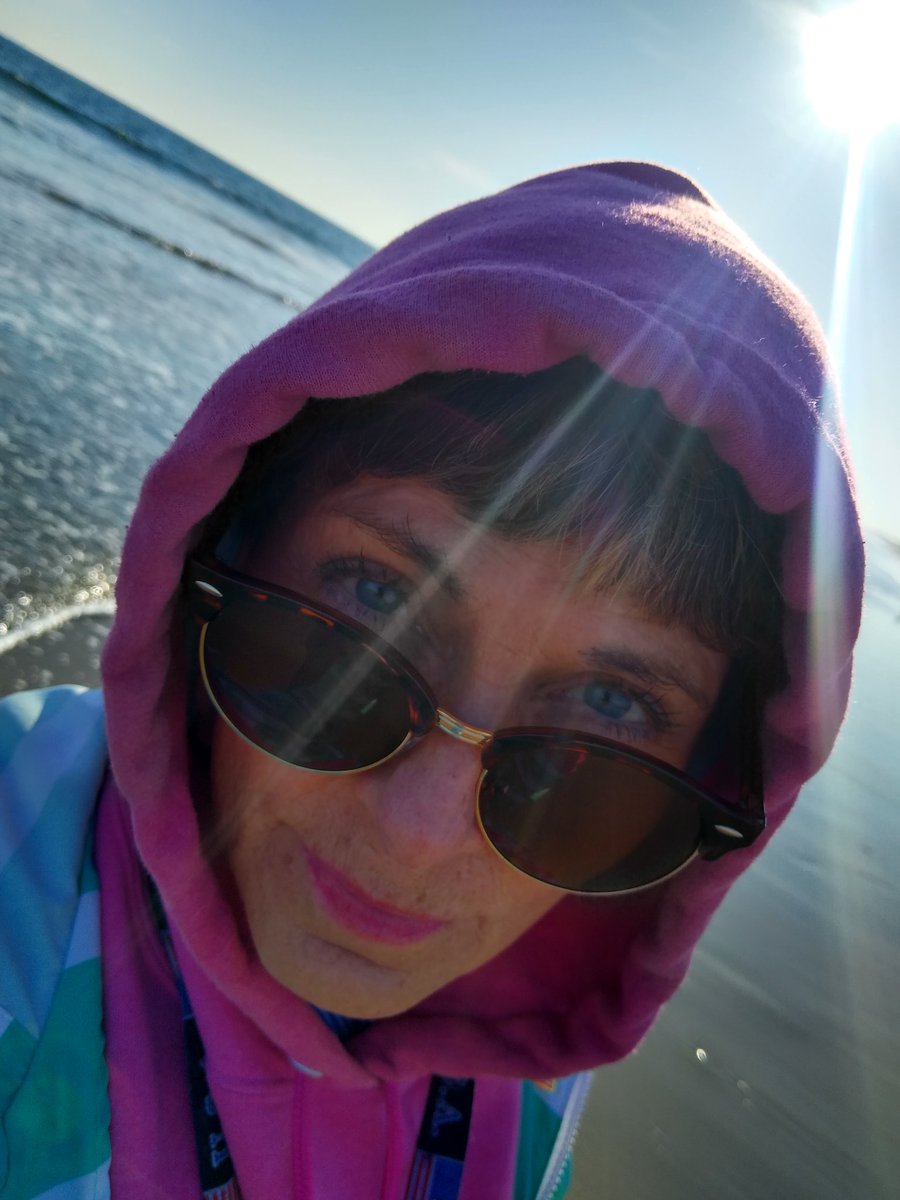 realjuliemallen's tweet image. Very humble apology So now can we  all please just stop holding our journalist hostage by #greedyinsurance The American people and the children of the world deserve an honest candidate of faith courage and integrity. Any candidates? #UnitedShadesofFaith