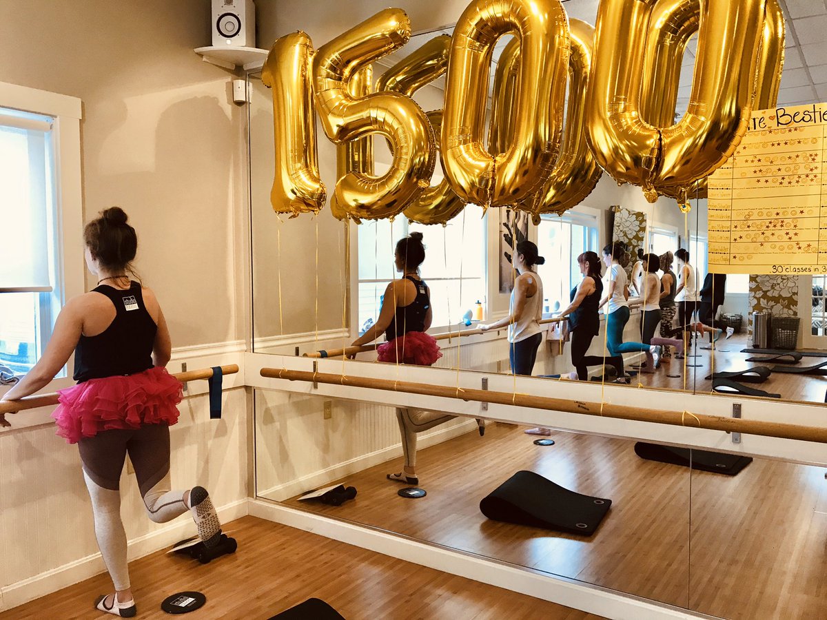SBNewportRI's tweet photo. CAN’T STOP WON’T STOP!👏💪🙌🏻 So this girl walks into a barre... and 1500 classes later is still here! Cheers to Jess on being the FIRST badass babe to take 1500 classes at SBN - we know you aren’t stopping there!! XOX 💛🥂#studiobarrenewport https://t.co/Urz2i1Fm8N