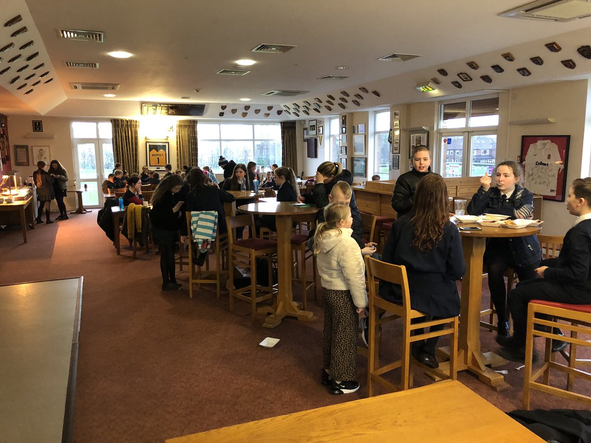 Pancake Buffet in full flow <a href="/heatonssports/">Heatons Sports Club</a> 
Chef James has a dozen pans on the go #tosser #PancakeTuesday