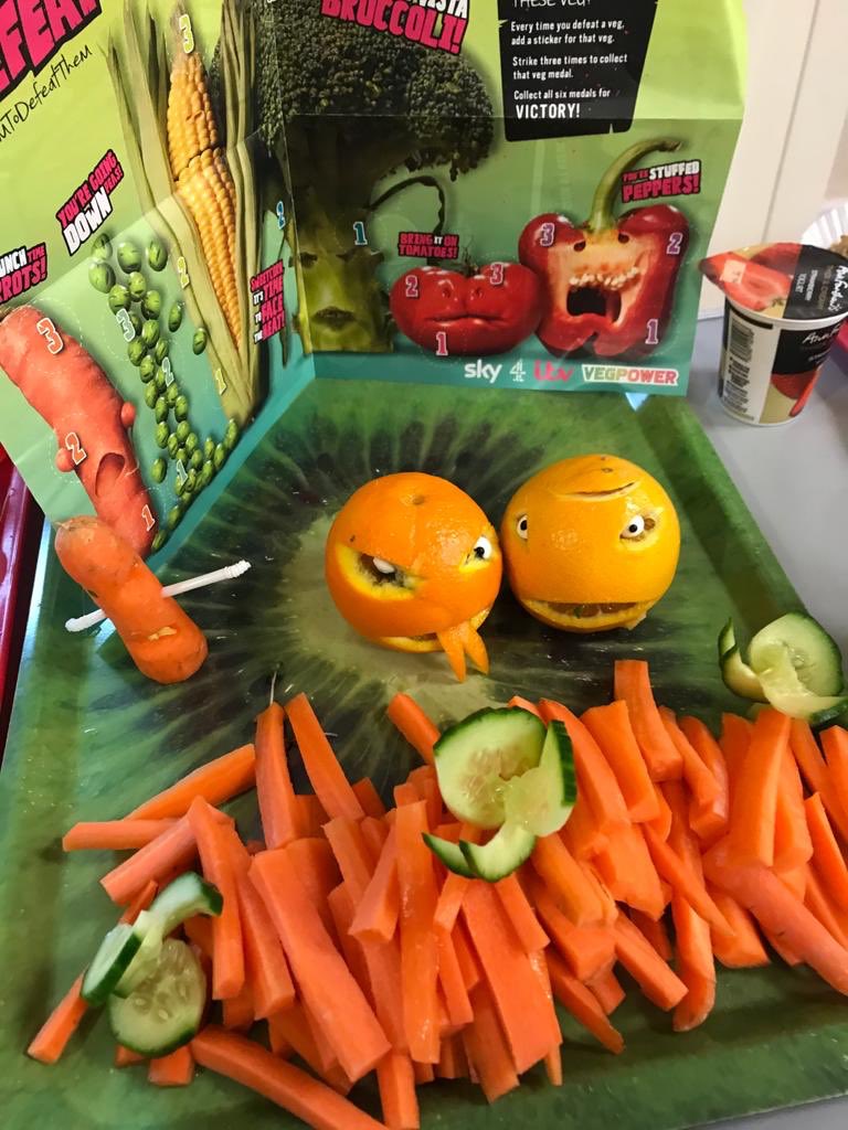 Great work by the team <a href="/LyndhurstOldham/">Lyndhurst Primary</a> today with the @VegPowerUK display. Carrot curry, carrot cake and a bunch of carrots !! #EatThemToDefeatThem