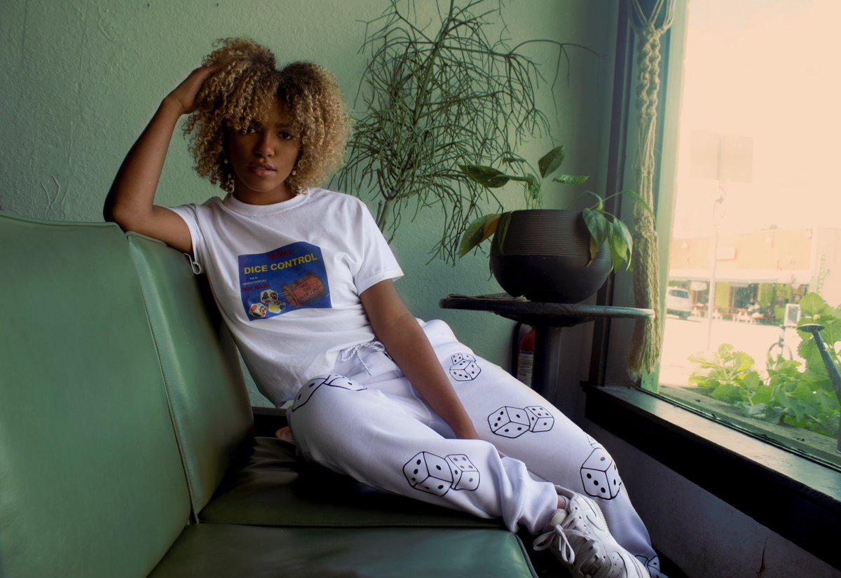 Cash6493's tweet image. Capsule available online. Link below! 🍒

cashonly.store