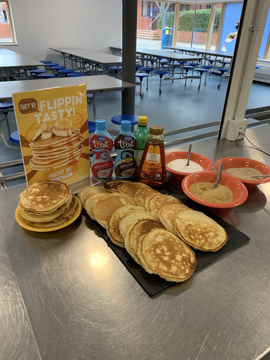 robertlipman1's tweet photo. @elioruk pancakes a plenty at Ken Stimpson Community School today #flippinmarvelous #happykids https://t.co/Rau4j8Tmp3