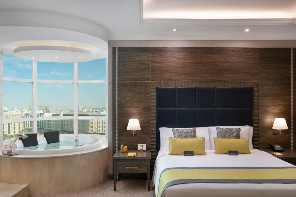 vocohotels's tweet photo. You + them + this view = bliss. (Tag them, we didn't mention who but you are thinking of them)
#vocohotels #AnIHGhotel #vocolife https://t.co/ViVt7QtOBi
