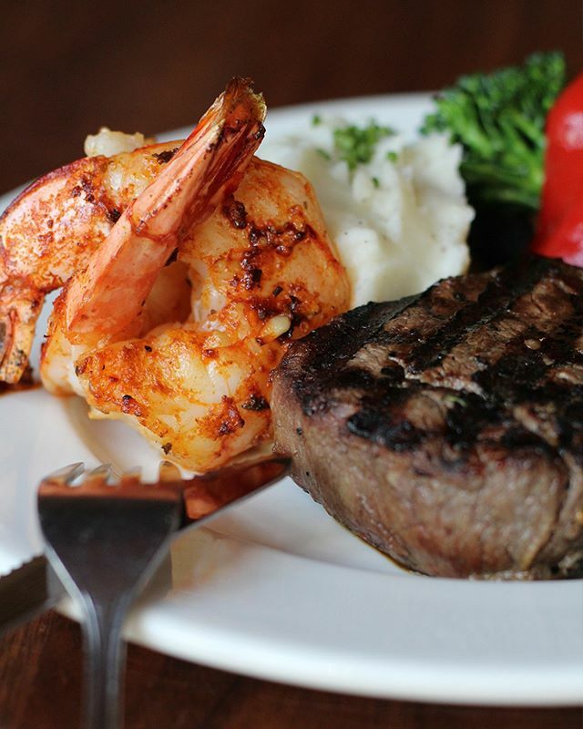 VPSTEAK's tweet photo. When in doubt, opt for the best of both world - a surf &amp; turf is always a sure shot. 😋
-
Vous n'arrivez pas à choisir ? Optez pour le surf &amp; turf - toujours une valeur sûre. 😋
.
.
.
.
.
#vieuxportsteakhouse #mtlfood #expoldmtl #oldmtl #vieuxmtl #food… https://t.co/Z8YRfkchgm https://t.co/lKb1Ypgz3a