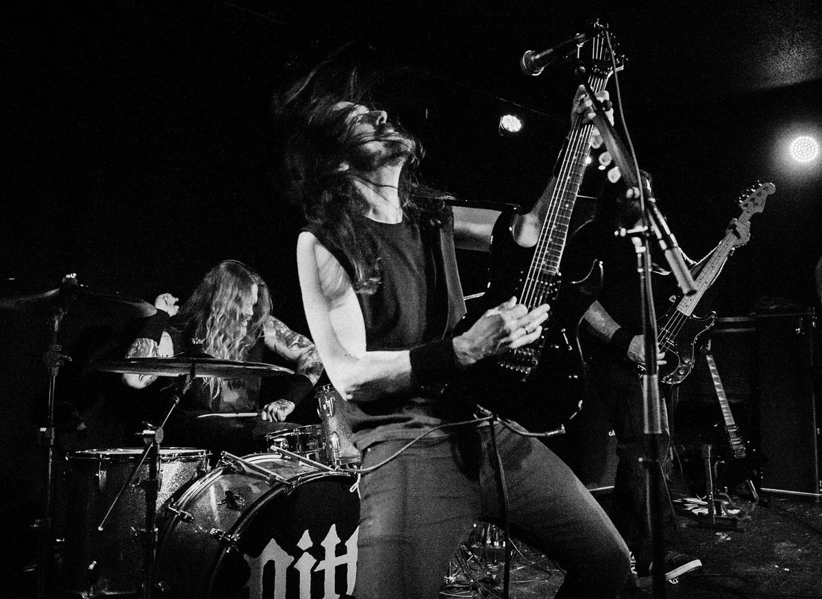 nitemetal's tweet photo. NITE. Elbo Room Jack London. Oakland, CA. 02.21.20. 📷 @jehnwa
#nitemetal #heavymetal #elboroom #elboroomjacklondon #guitar #guitarist #guitarplayer #drummer #heavymetaldrummer #fenderhm #dimarziopickups #bayareametal #metal https://t.co/se1sVlrBEe