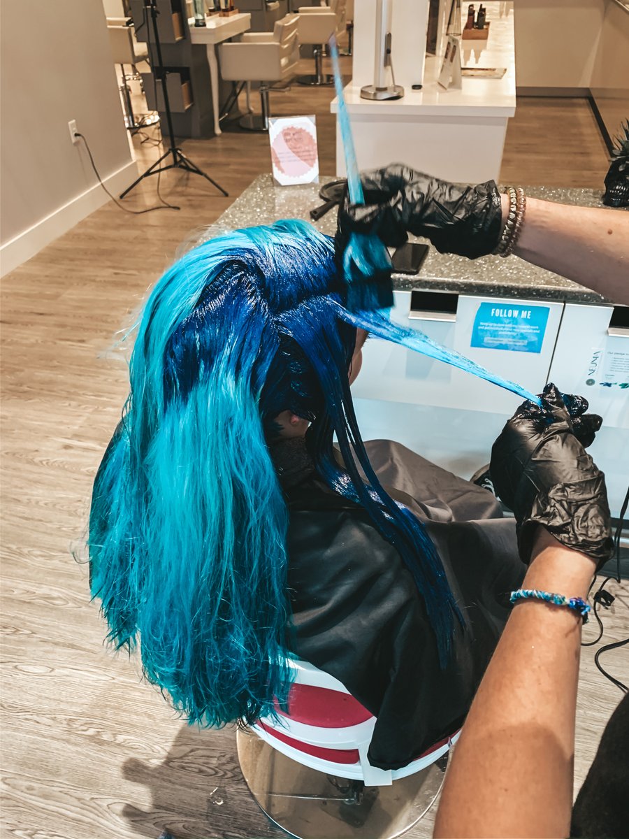 Go_Glamorous's tweet photo. Hair in progress.....even this looks cool 😍 Stay tuned to see the final result! https://t.co/Sl6RLtmtu9