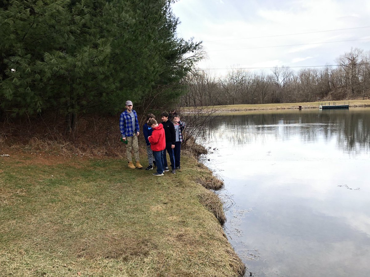 acunningham2516's tweet photo. Looking for biological data during habitat class this morning. #ODSchangetheworld https://t.co/6vJamaozKP