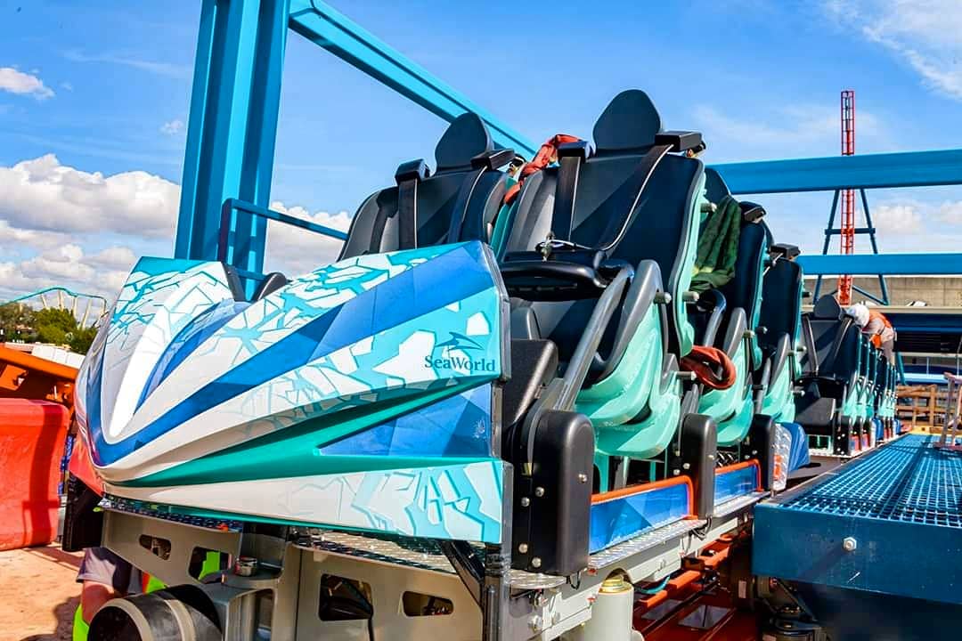 Midway_Mayhem's tweet photo. Here is a closer look at the Ice Breaker train from @premierrides on the track at @SeaWorld Orlando!

📸: SeaWorld Orlando 

#midwaymayhem #seaworld #seaworldorlando #icebreaker #breaktheice #themepark #rollercoaster #premierrides #launchedcoaster https://t.co/m6nQtQzq3r