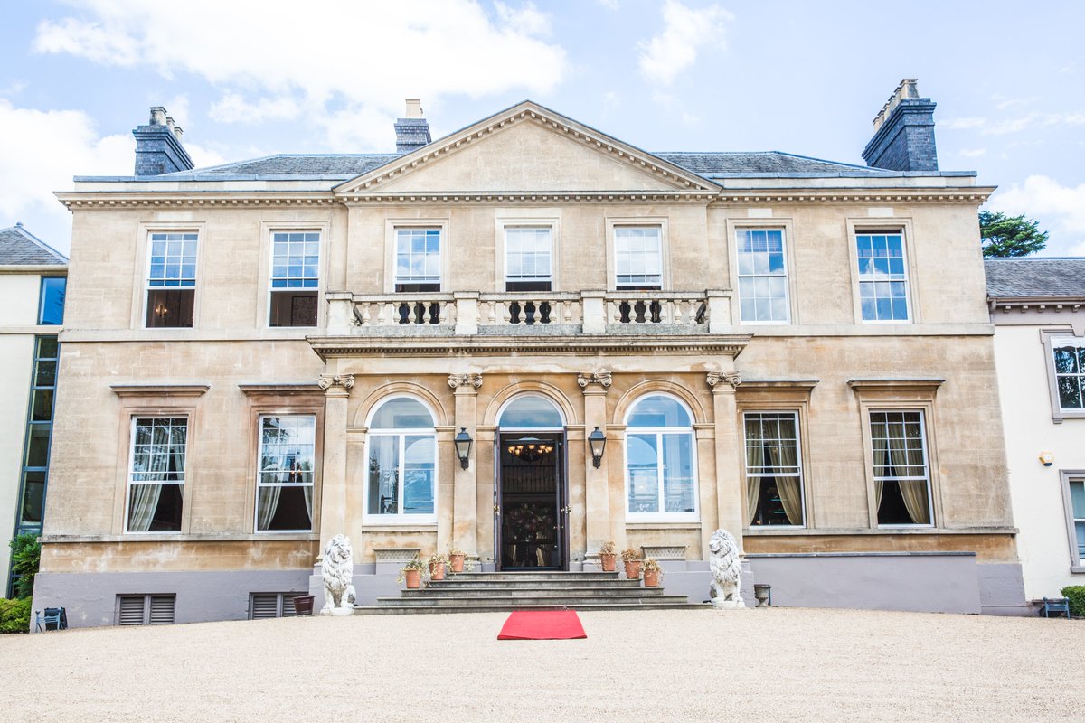 Mother's Day Lunch!  💐

Enjoy a lovely Sunday roast with your loved ones in Spring Grove House

Book online - safarivenues.co.uk/events

#WorcestershireHour