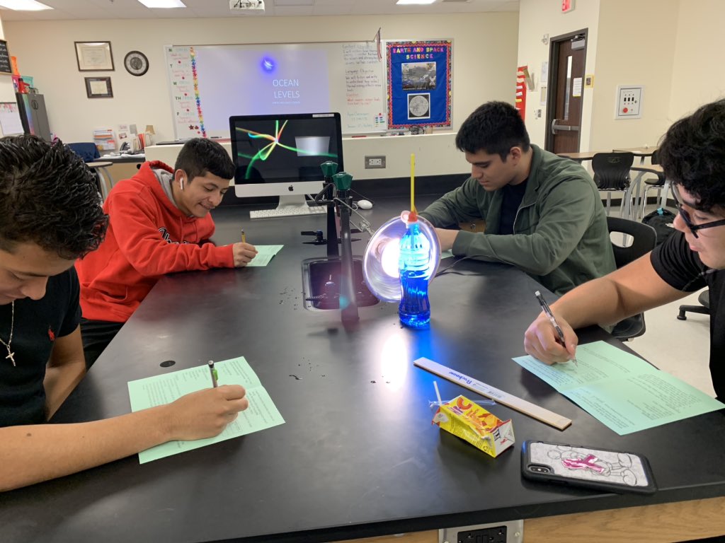 ProchnowSci's tweet photo. Students are modeling thermal expansion of water in the oceans to help explain why sea levels are rising. @SeguinISD @SeguinHSTx #MatadorScience #MatadorLearning https://t.co/tgv4O2eiKB