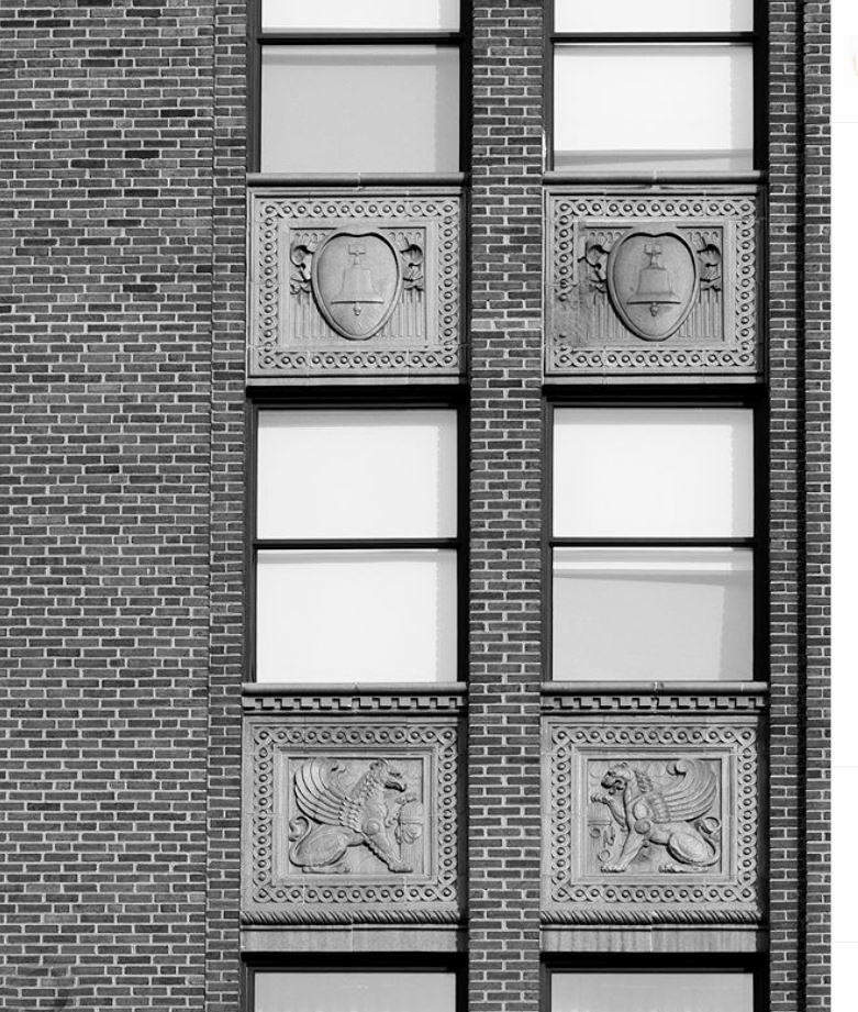 #DetroitLooksLikeThis at 250 W. Larned St.

"Have you noticed these beautiful architectural details adorning the @DetroitFdnHotel façade?" <a href="/thekraemeredge/">Kraemer Design Group</a> asks with its Instagram by Nate Lindsey, senior project #architect | #urbanphotography #architecture #preservation