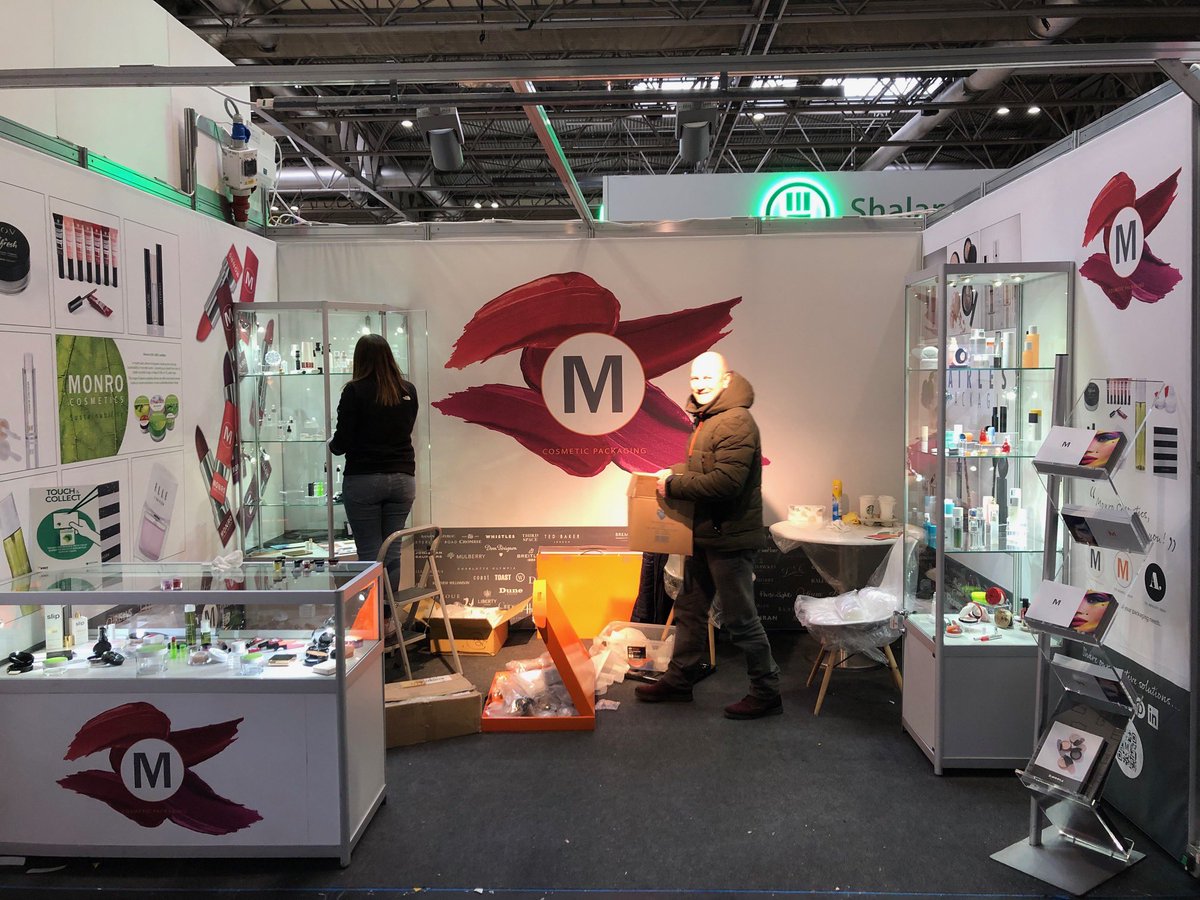 Great work by the #MonroCosmetics team who are just adding a few finishing touches to our stand @EasyfairsPACK the NEC, we can’t wait to welcome you all to stand A45 both tomorrow &amp; thurs <a href="/MonroLtd/">Monro Ltd.</a> . #cosmeticspackaging #cosmetics #monroltd #packaginginnovations2020
