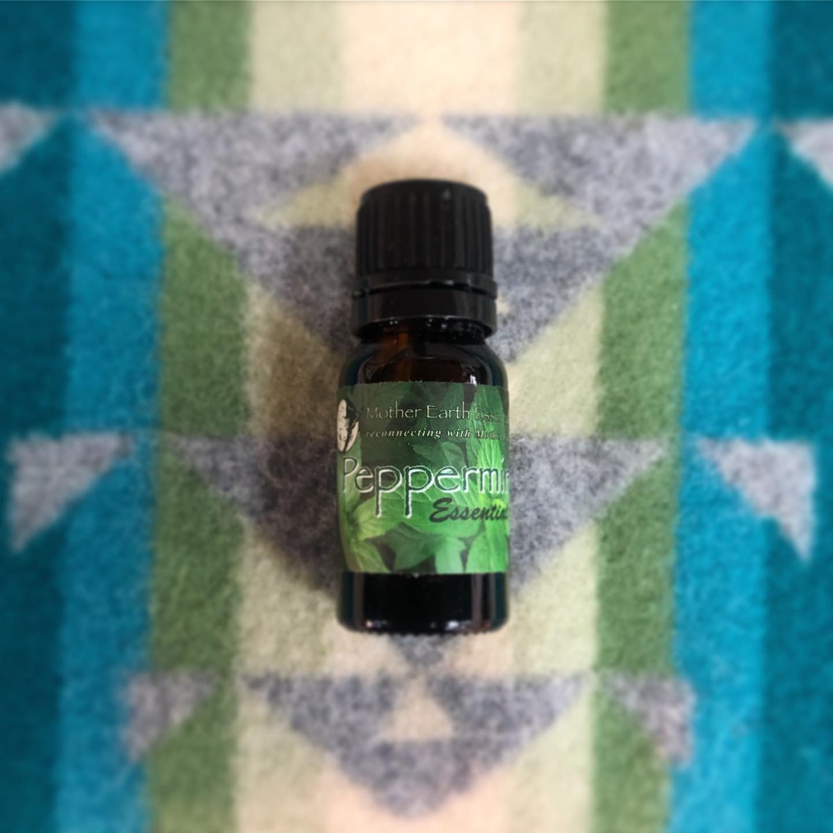 #TeachingTuesday - Peppermint
.
Peppermint oil has been used to focus the mind, improve memory, and promote wakefulness.
.
#peppermintoil #essentialoils #peppermint #oil #canadian