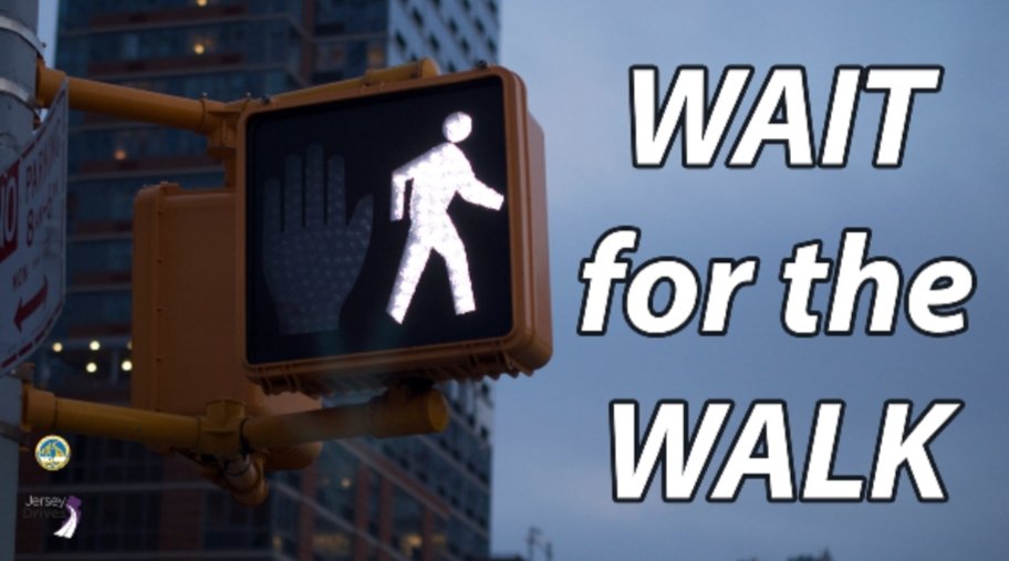 PiscatawayNJPD's tweet photo. It’s important for pedestrians to look both ways, but it’s equally important to wait for the WALK signal when crossing a roadway. #PedestrianSafety #JerseyDrives #WaitForTheWalk https://t.co/VSsozgvFVJ