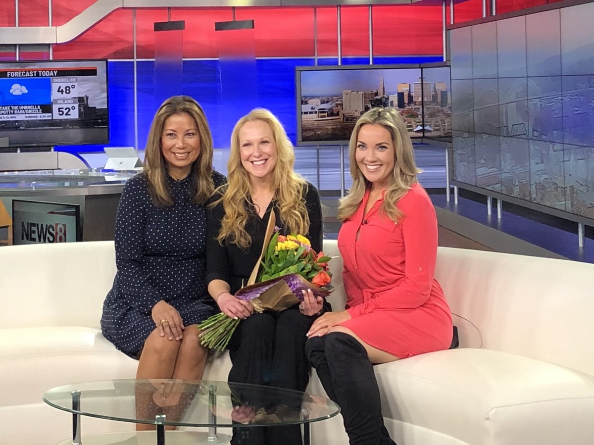 Congrats @sandycassanelli - founder of #BreastFriendsFund - 3rd finalist of @WTNH #Remarkable Women #NexstarMedia campaign!
Raising much needed funds 4 #metastaticbreastcancer while fighting her own battle.   #inspiration #TuesdayMotivation #TuesdayThoughts