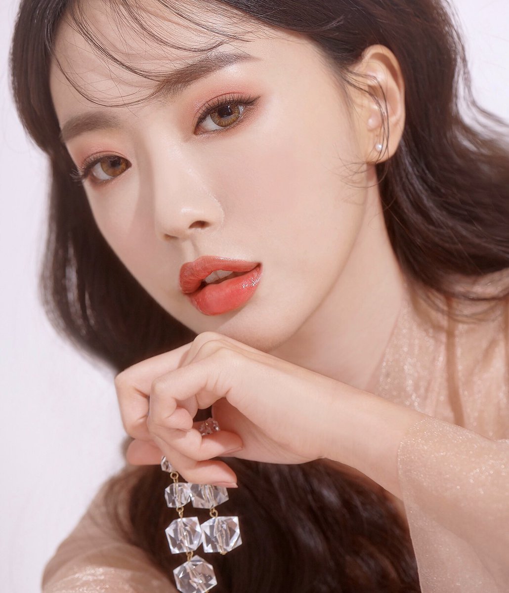 baboxshop's tweet photo. 💛 NEW&SALE #makeheal Lipleasure Water tint glass✨
➖ มีทั้งหมด 5 สี ใครชอบทิ้นฉ่ำๆต้องโดนนน 💓
➖ เหลือแท่งละ 365.-💫
➖ reg40/ems60
☁️ ปิดรับ01/03/20 ☁️ #ชี้เป้าโปรถูก #คสอเกาหลี #พรีออเดอร์เกาหลี #โปรดีบอกต่อ #ของมันต้องมี #พรีเกาหลี https://t.co/ju0RJ6tpRN