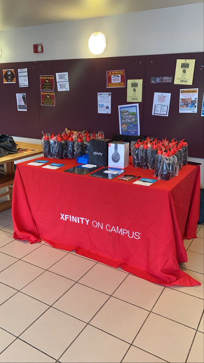 WheelingU54's tweet photo. #XFinityOnCampus reps are outside of the B-Room today! Snag a free water bottle and enter to win a pair of beats headphones 🎧 https://t.co/Krzza0LNlJ