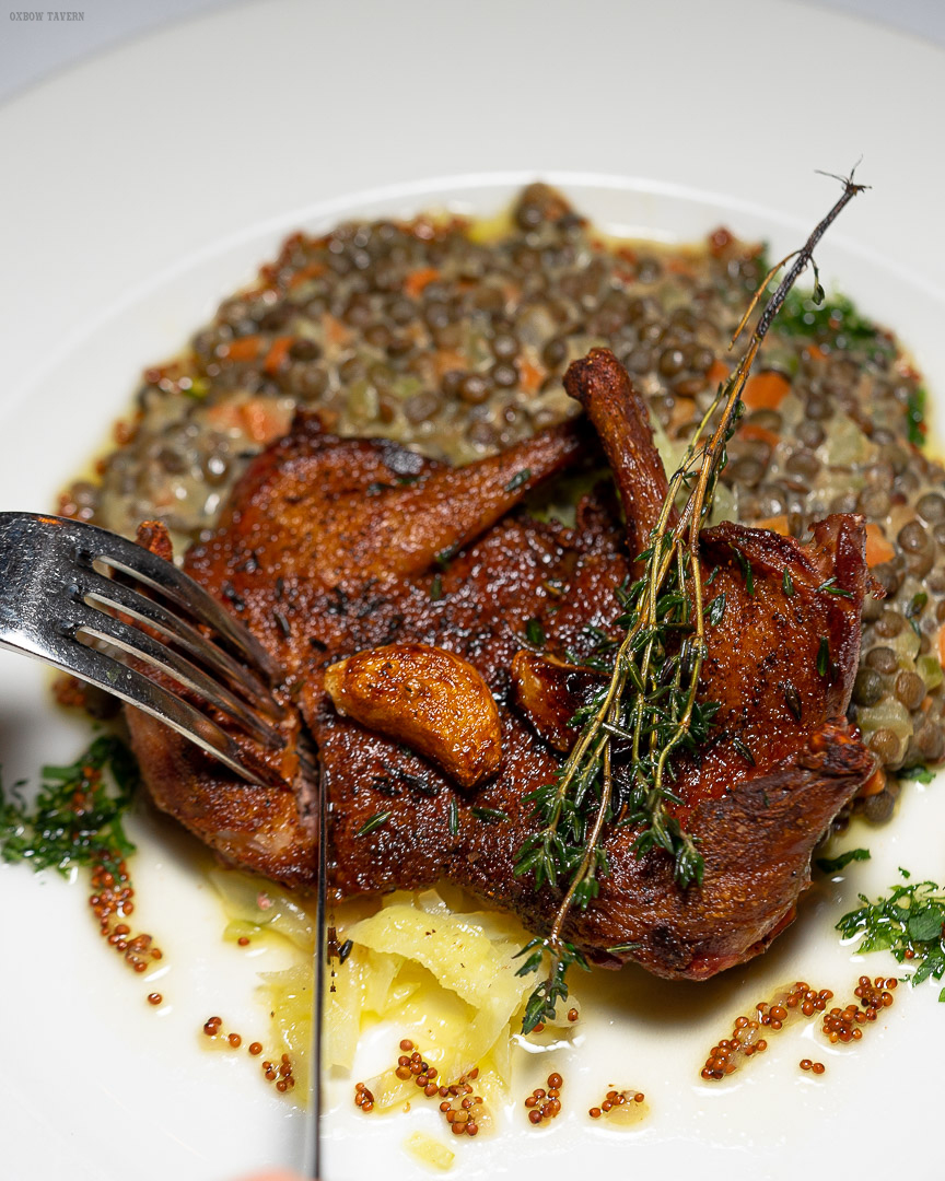 OxbowTavern's tweet photo. Chef Tom Valenti doesn't believe in the term "#farmtotable". Instead, he feels that all food should just come straight from a local farm, to your plate 🍽

Here's a new addition to our menu: #Squab, served w/creamed French green lentils, grain mustard &amp; a braised savoy cabbage 😋 https://t.co/ICY1o1Fwxa