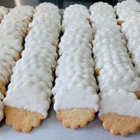 CBiscochitos's tweet photo. These Lemon Chocolate Dipped Biscochitos look so amazing.  It's okay to drool when looking at this photo.🤤🤤 #Celinasbiscochitos #biscochitos #nmstatecookie #newmexicoflavor #nmnomad #nmtrue #chocolate #TuesdayMotivation  #lemonandsugar #lemoncookie https://t.co/G2IzWKmilH