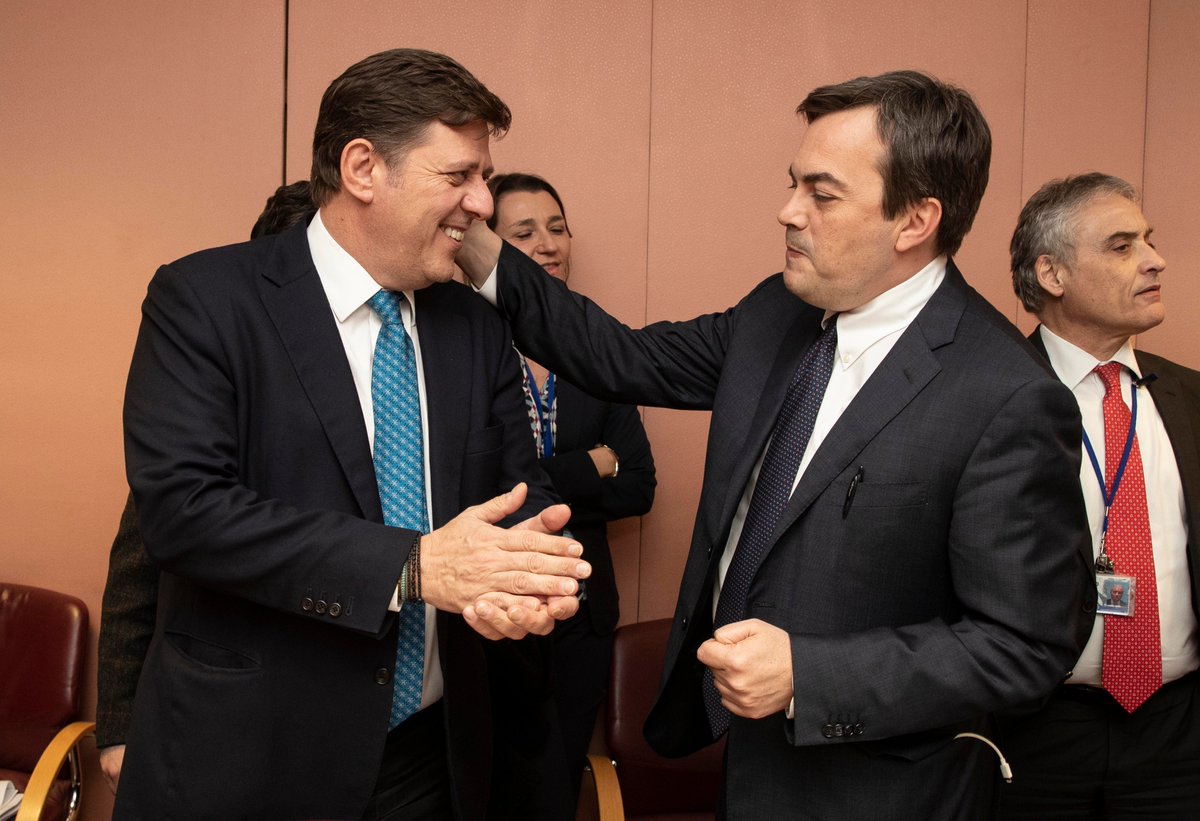 MVarvitsiotis's tweet photo. Με τους Φίλους της Φιλόδοξης Ευρώπης συνεχίζουμε ενωμένοι στον αγώνα για έναν πιο φιλόδοξο ευρωπαϊκό προϋπολογισμό.
In the Friends of Cohesion meeting, standing together for a more ambitious #EUBudget.
#Brussels #FriendsOfCohesion #GAC #EUPolitics https://t.co/G6mu6ybrpI