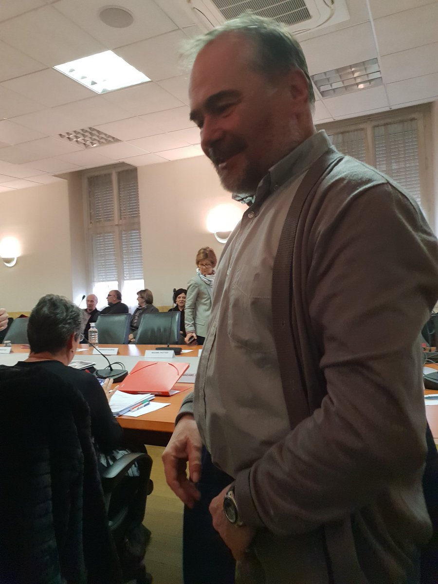 ChangerVO's tweet photo. En direct du dernier conseil municipal de la mandature. Dès le 15 mars il faut @ChangerVO.
#Municipales2020 https://t.co/w2ALKLplzV